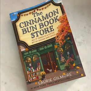The Cinnamon Bun Book Store Novel